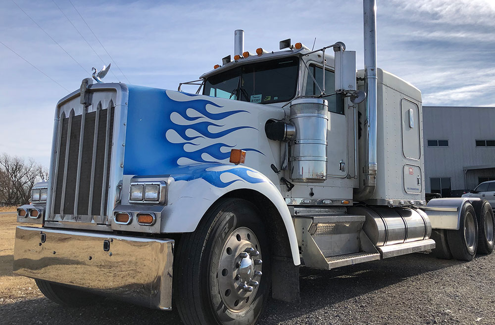 Class 8 Truck & Trailer Sales Truck Equipment